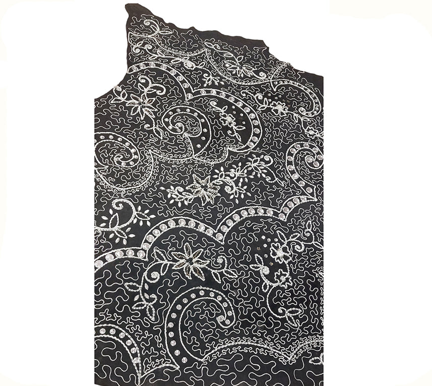 Vintage Embroidery : Silver Stones