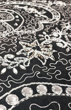 Carica l&#39;immagine nel visualizzatore di Gallery, Vintage Embroidery : Silver Stones