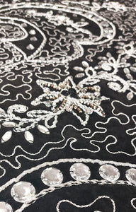 Vintage Embroidery : Silver Stones