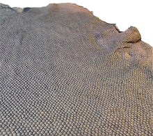 Carica l&#39;immagine nel visualizzatore di Gallery, Pigsuede marrone Stampa squama