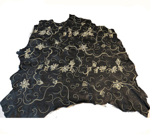 Pelle nera ricamo fiori